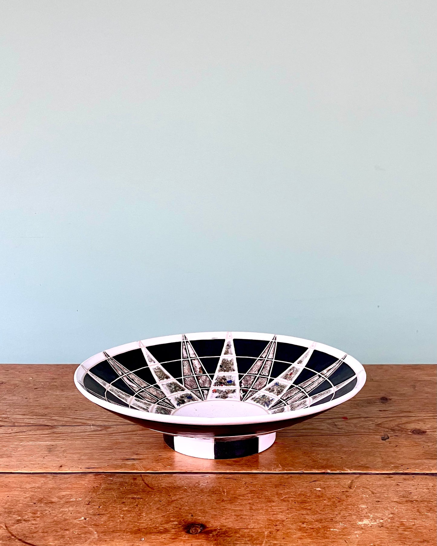 Sunburst fruit bowl