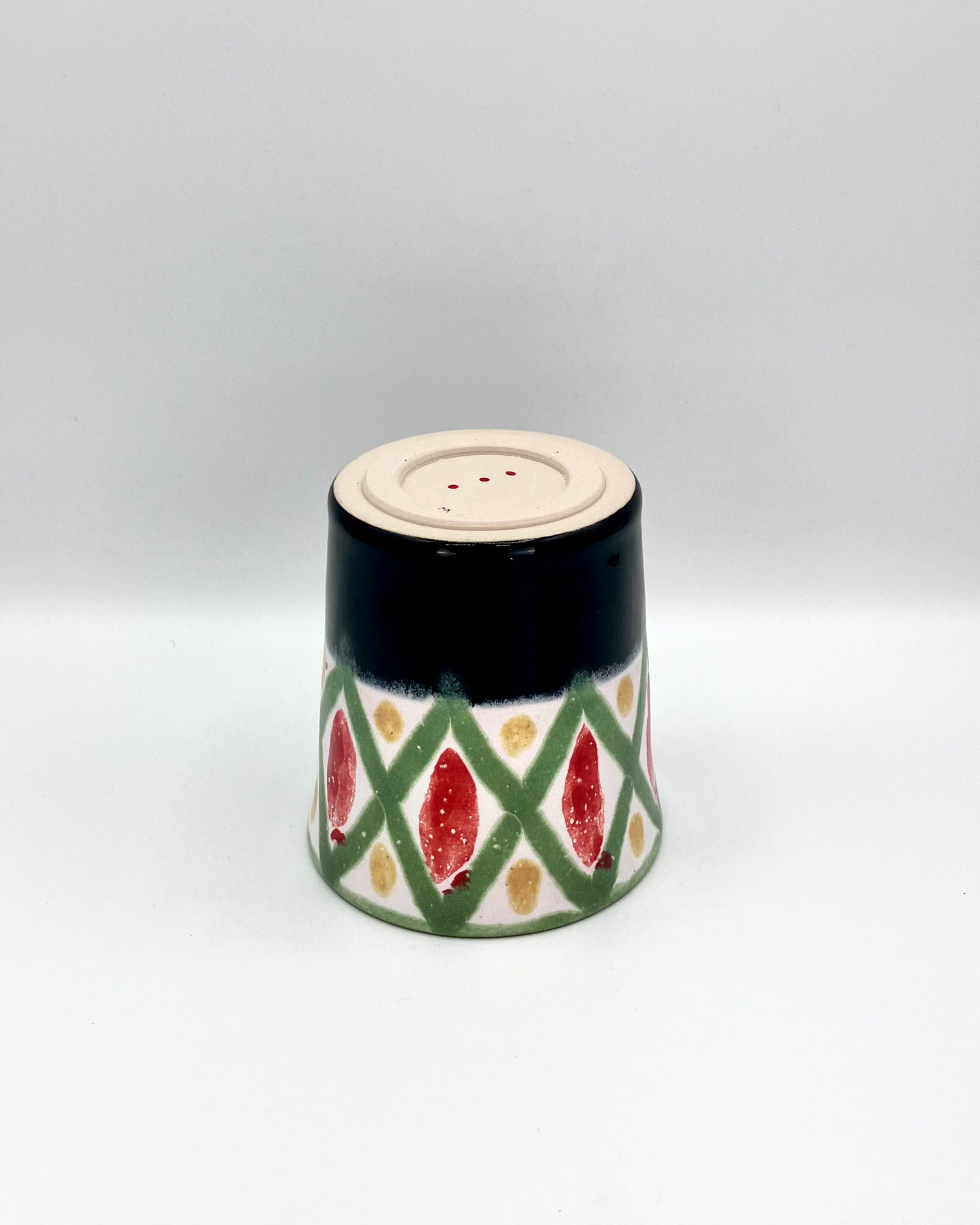 Trellis dot cup