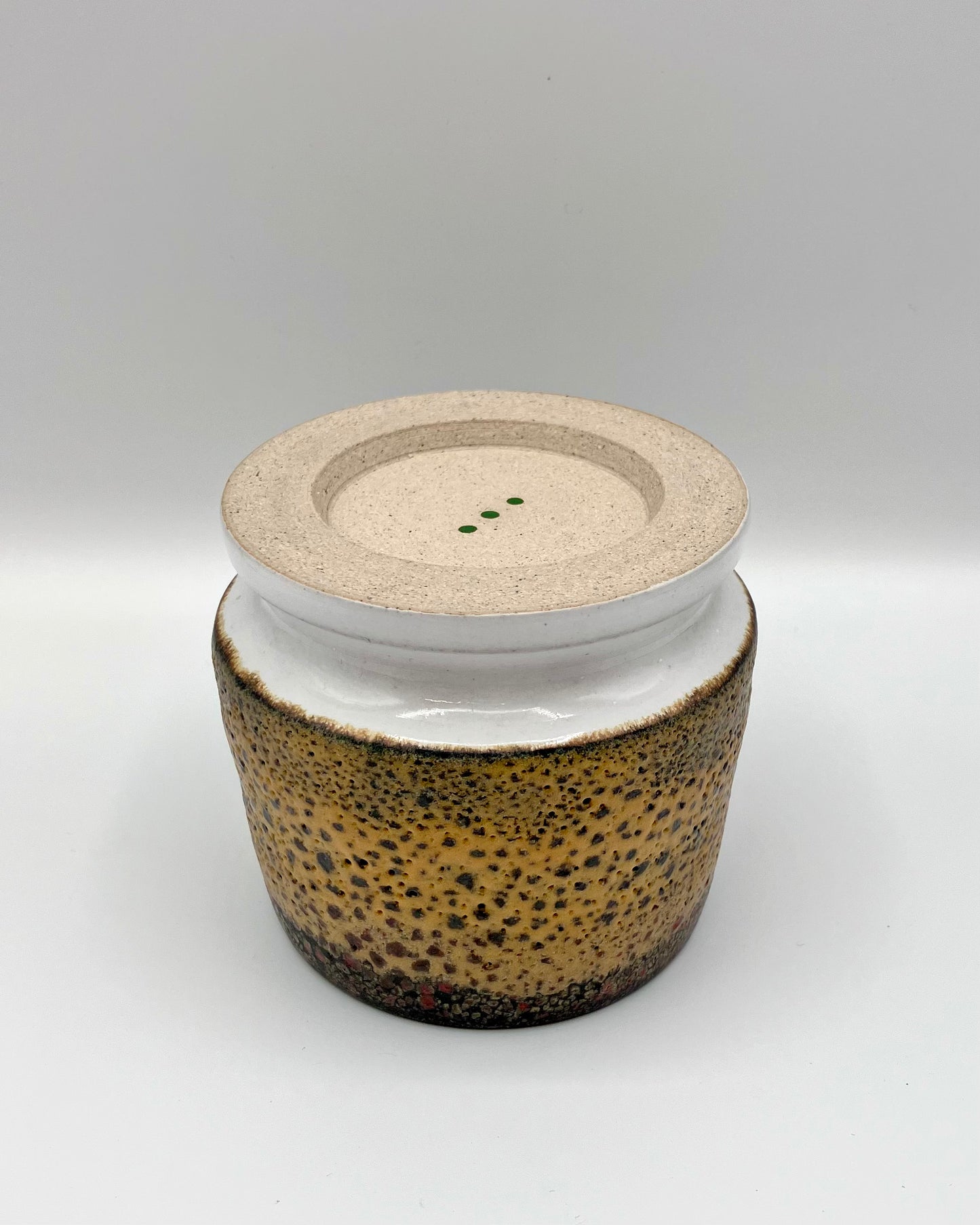 Honeycomb plug cup