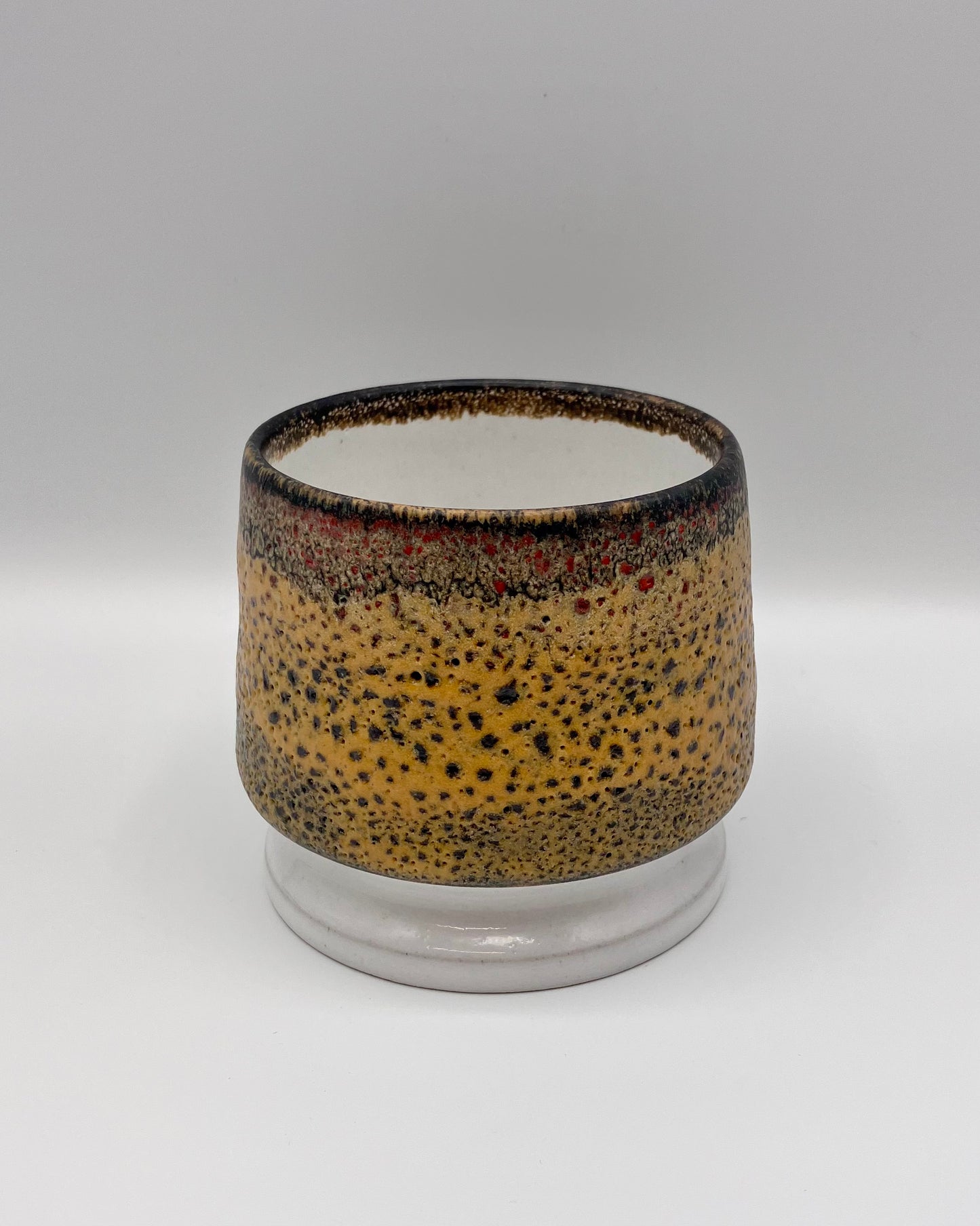 Honeycomb plug cup