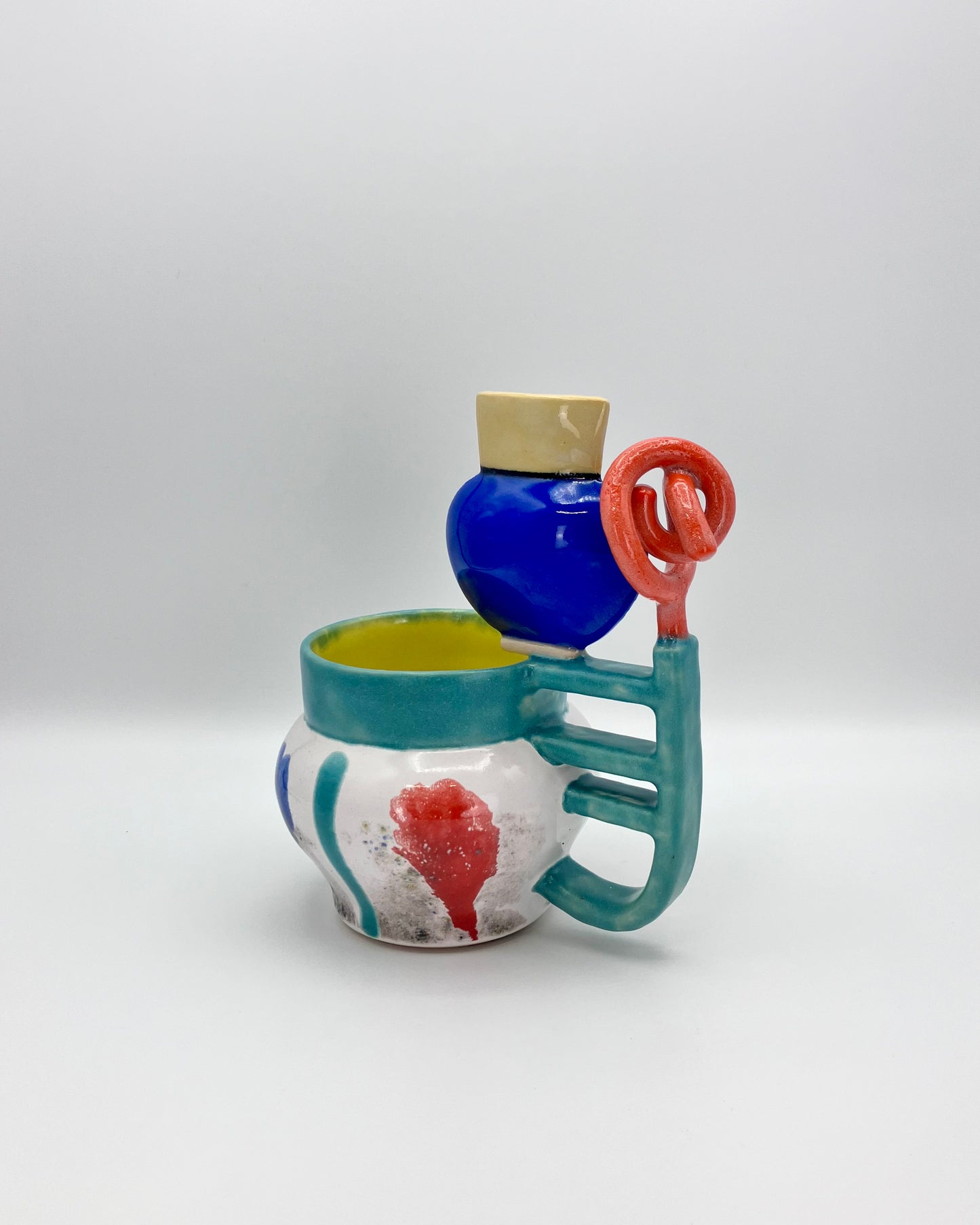 Standing / sleeping mug