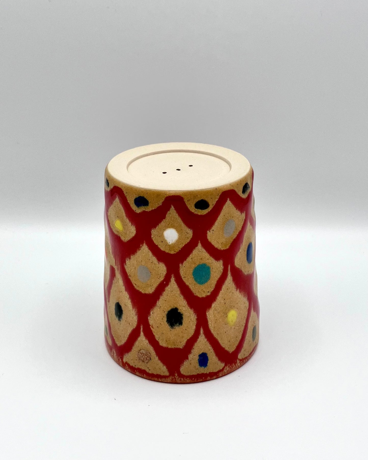 Ochre lattice cup