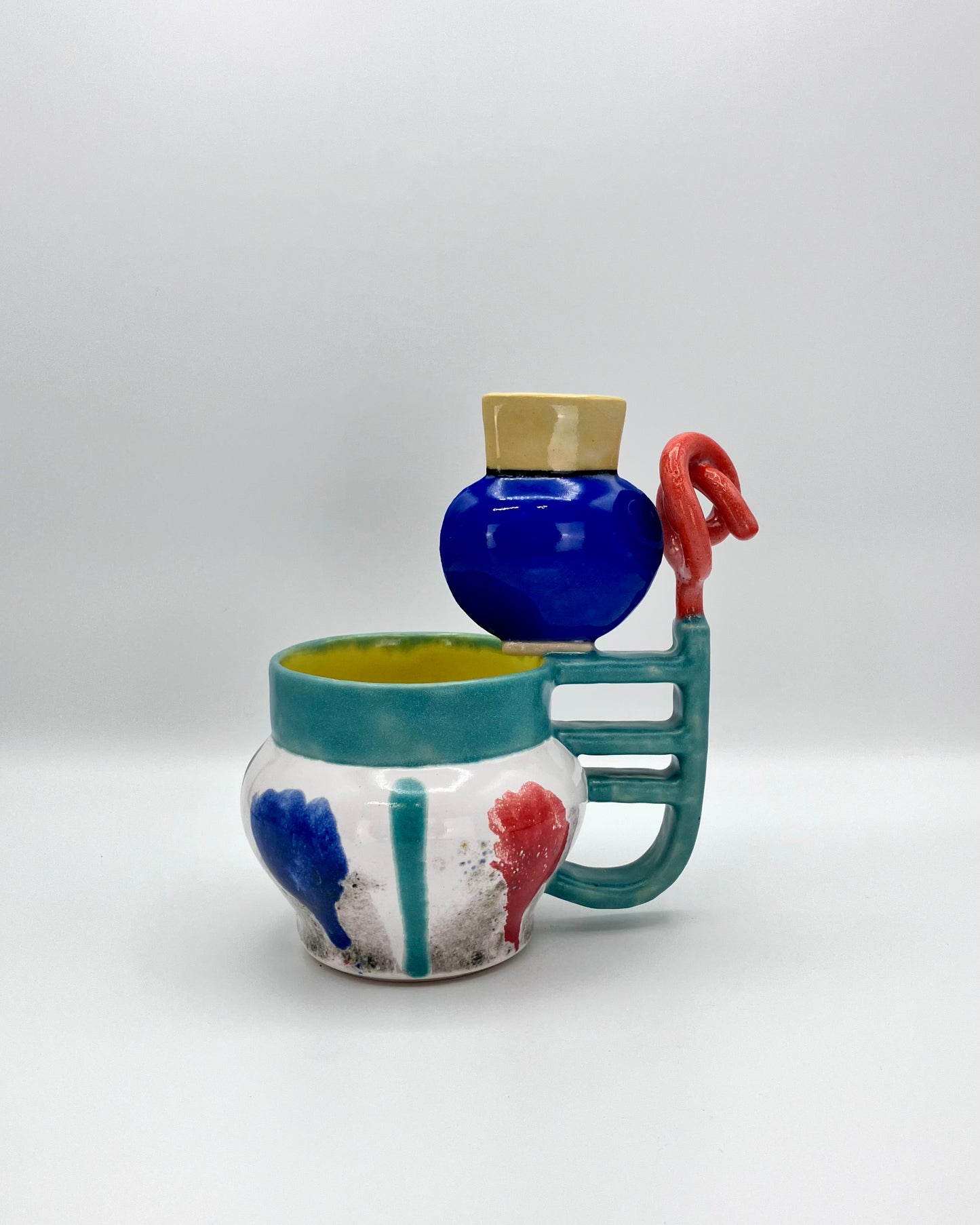 Standing / sleeping mug