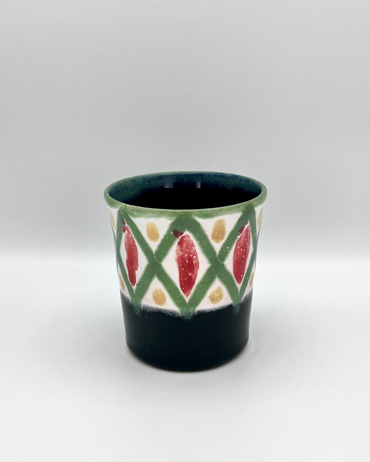 Trellis dot cup