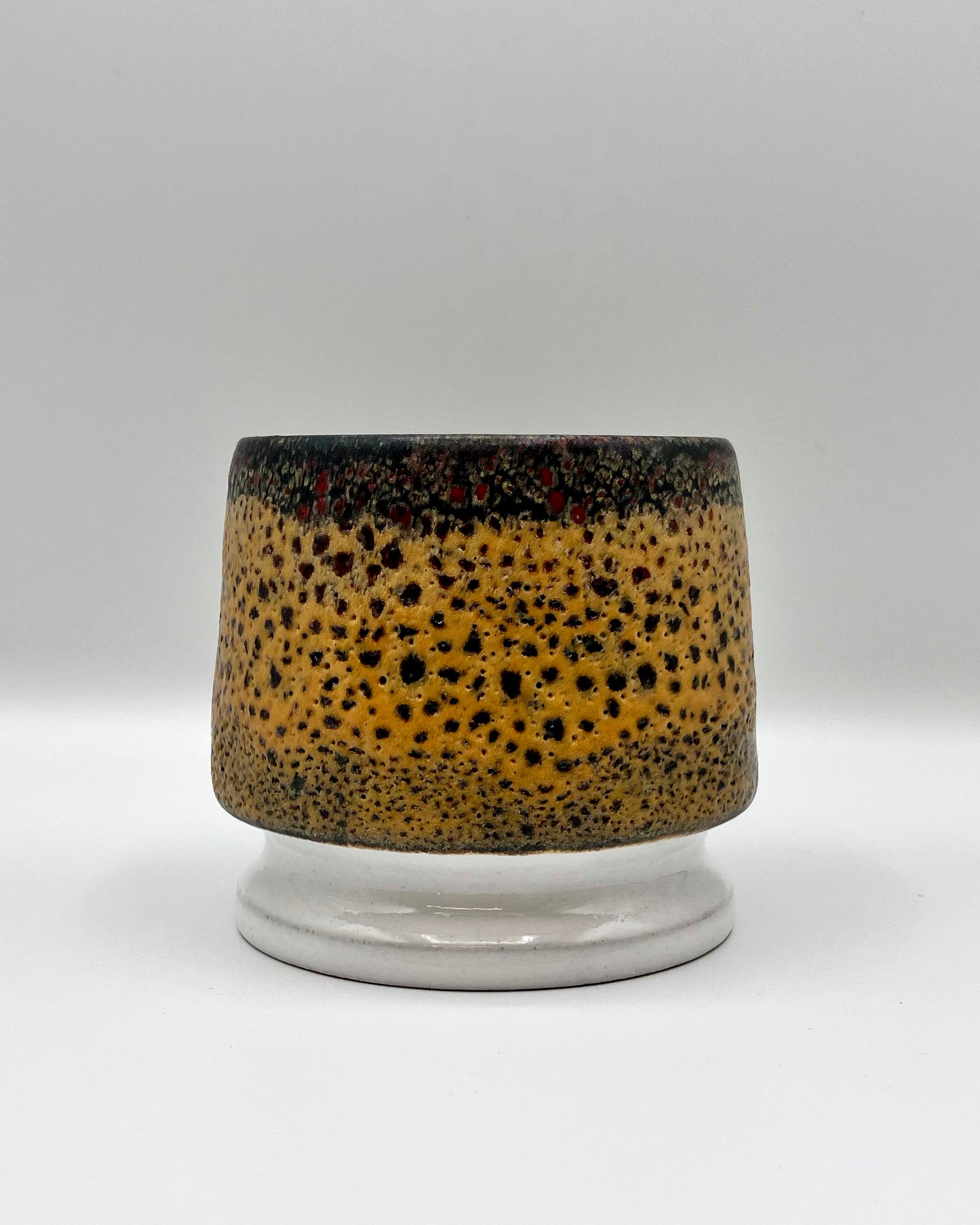 Honeycomb plug cup